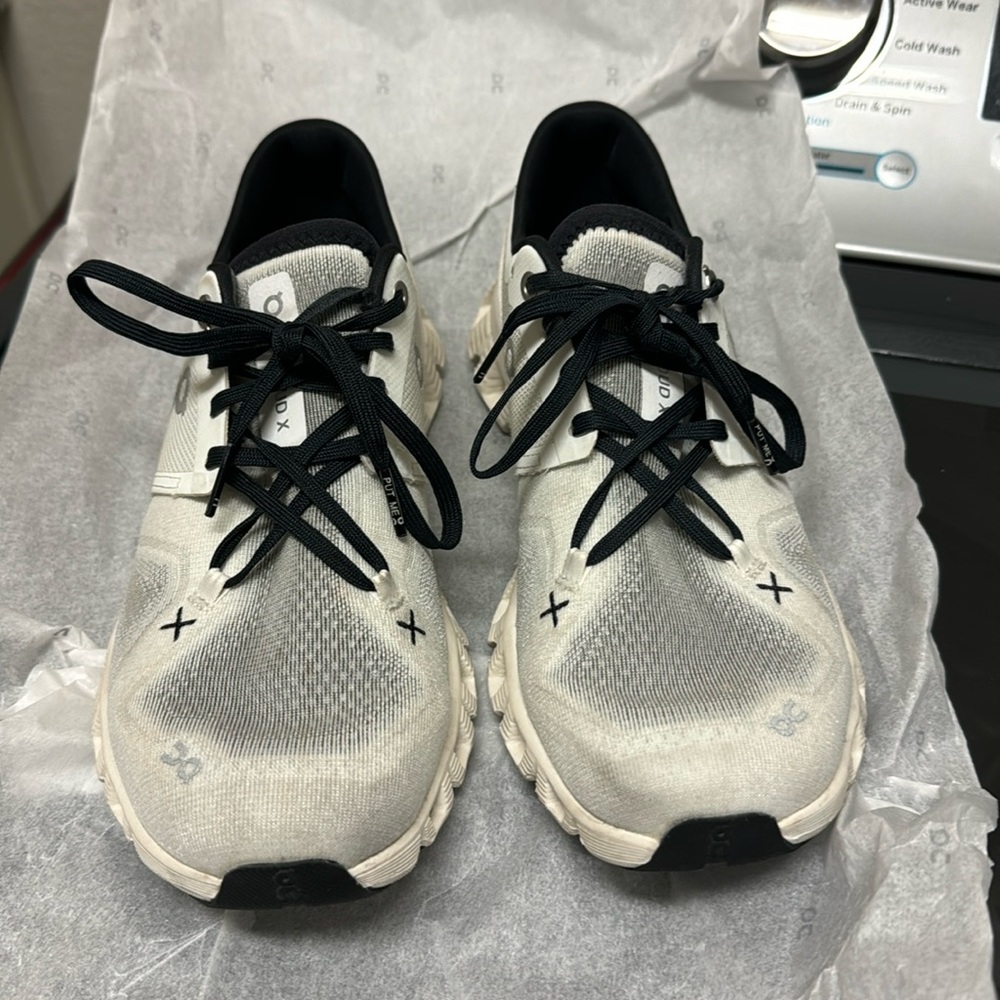 On Cloud X 3 training shoes